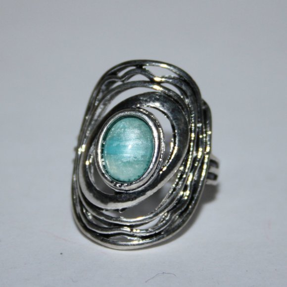 Vintagejelyfish Jewelry - Beautiful nwot Larimar and silver ring size 7